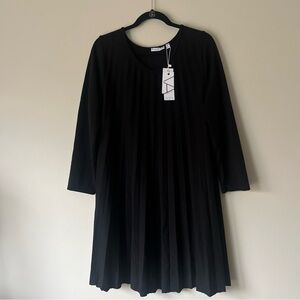 VASNA Women's Black 3/4 Sleeve Scoop Neck Lagenlook Pleated Dress Medium.